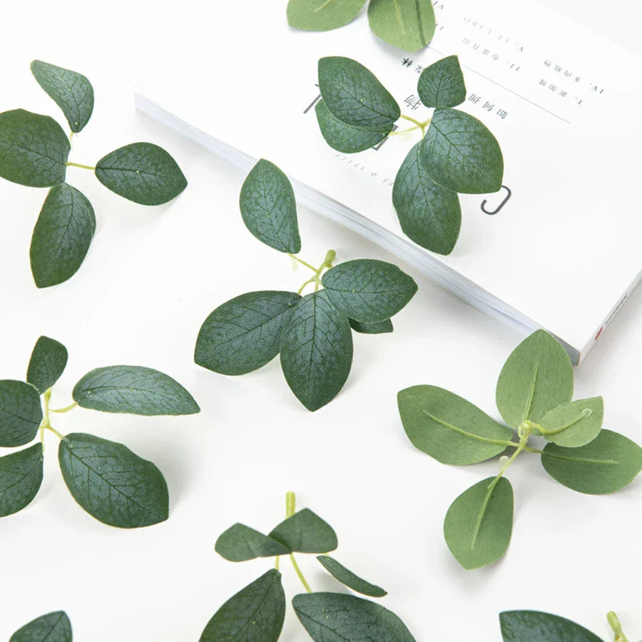 ديكور بايتس™ 50 قطعة من زهور الورود الاصطناعية الحريرية المكونة من 5 أوراق لتزيين المنزل والزفاف بنفسك في عيد الميلاد