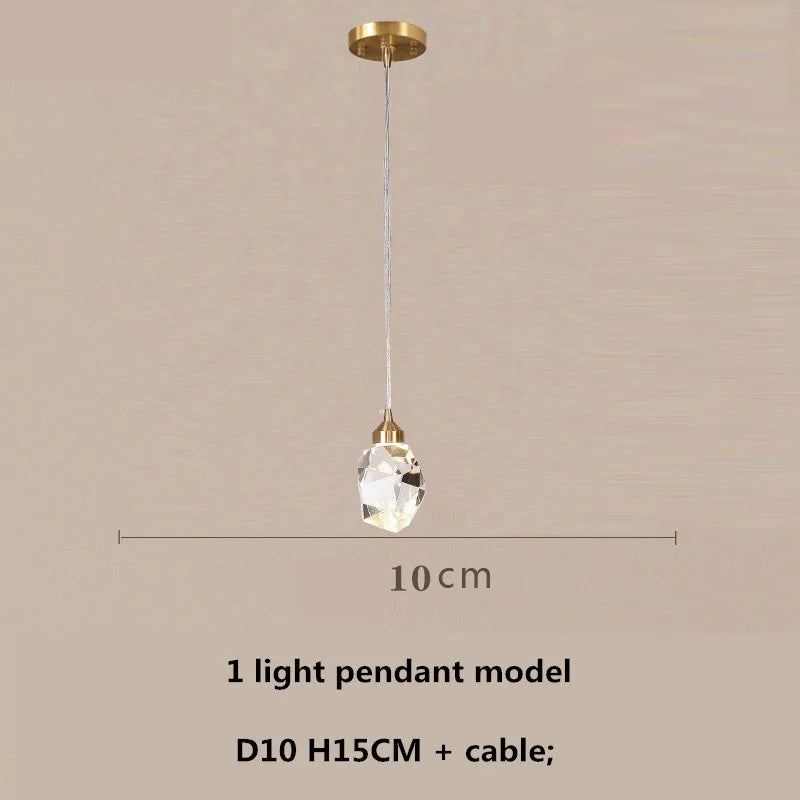 ثريا كريستالية قابلة للتعتيم من ديكوربايتس™ مزودة بثلاث مصابيح LED نحاسية