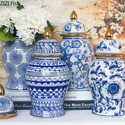 ديكوربايتس™ - برطمان زنجبيل من البورسلين الأزرق والأبيض: مزهرية شاي عتيقة لتزيين المكتب
