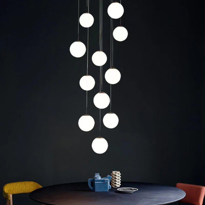 Lámpara de araña DecorBites™ con bolas de cristal color crema para áticos de villas dúplex, restaurantes y escaleras