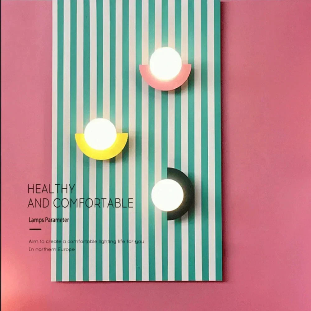 مصباح حائط LED على شكل كرة زجاجية من DecorBites™ لغرفة النوم وغرفة المعيشة والدراسة - بسيط وأنيق