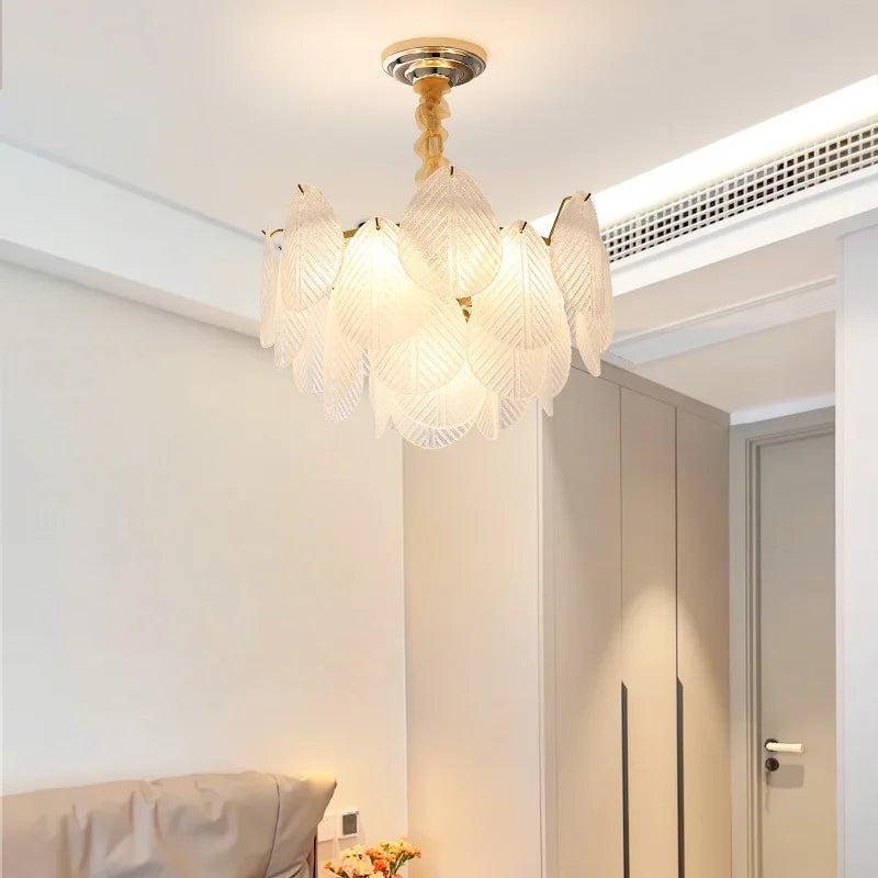 ديكوربايتس™ إضاءة غرفة معيشة فرنسية فاخرة من الكريستال الكريمي بتصميم حديث وبسيط باللون الأحمر الصافي