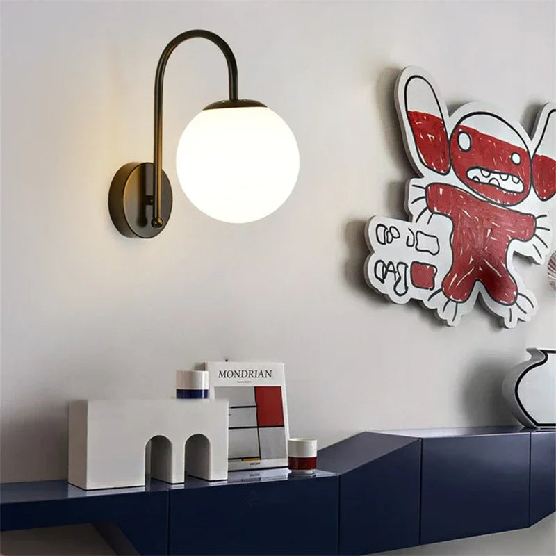 ديكوربايتس™ مصباح حائط LED على شكل كرة زجاجية لغرفة النوم وغرفة المعيشة، تركيبات إضاءة حائط على الطراز الشمالي