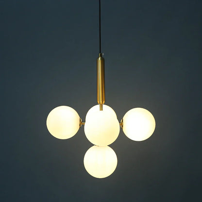 Lámpara de techo tipo candelabro con bolas de cristal dorado DecorBites™ para una decoración elegante del hogar