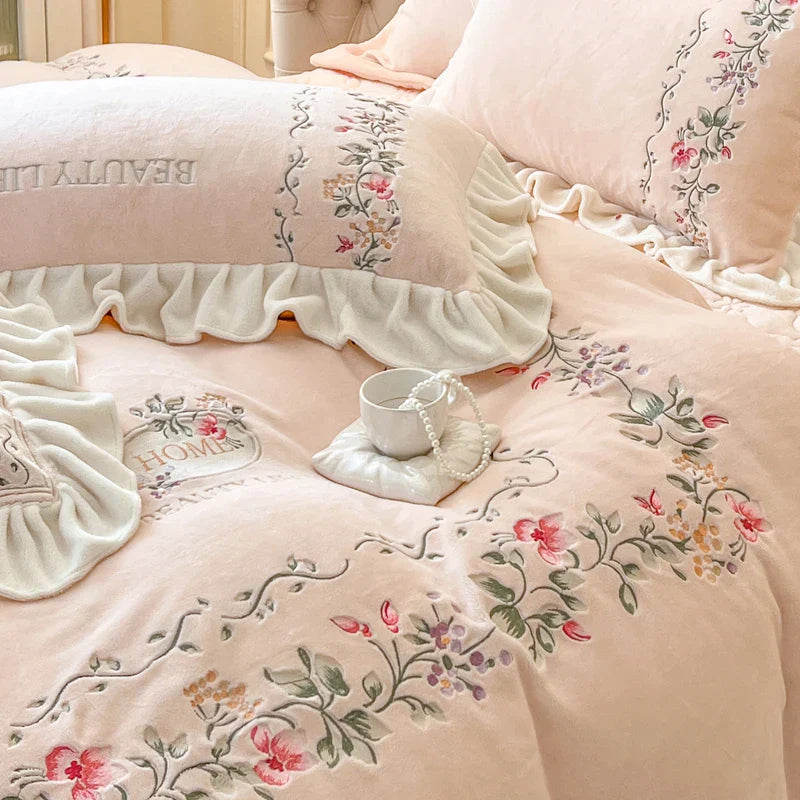 Decobites Pink Flowers Embroidery Princess Bedding Set - Velvet Material