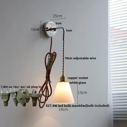 Lámpara de pared LED DecorBites™ con dosel de cerámica, cable ajustable e interruptor de cadena.