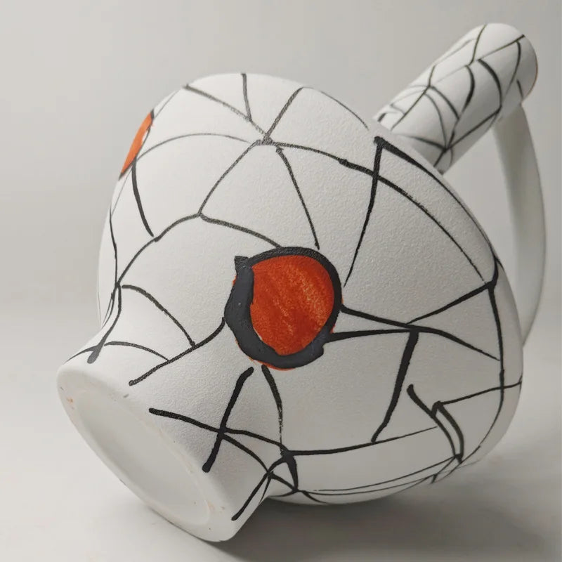 Jarrón de cerámica DecorBites™ con líneas geométricas y decoración de flecos