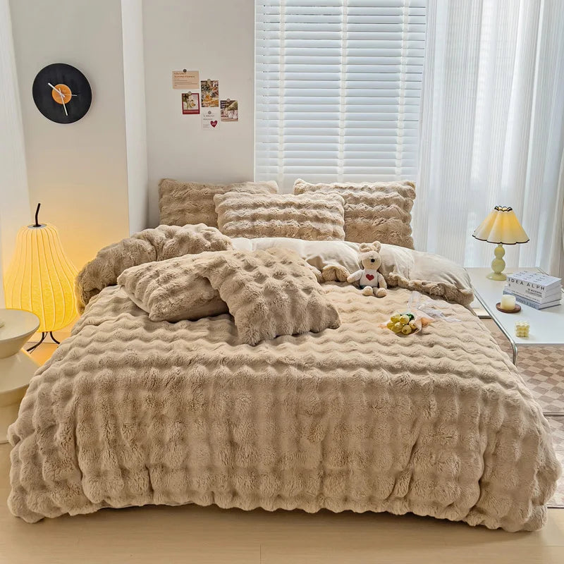 Luxury Faux Fur Bedding Set by Decobites: Super Soft Bubble Fleece Duvet Cover, Quilt, and Sheet Set.