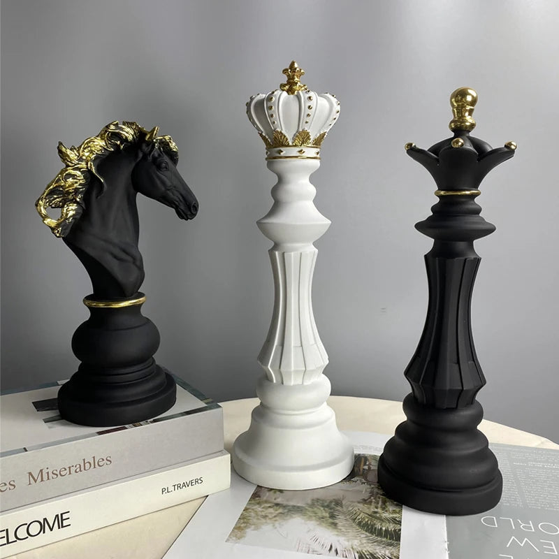 SAAKAR Resin Chess Figurines Set