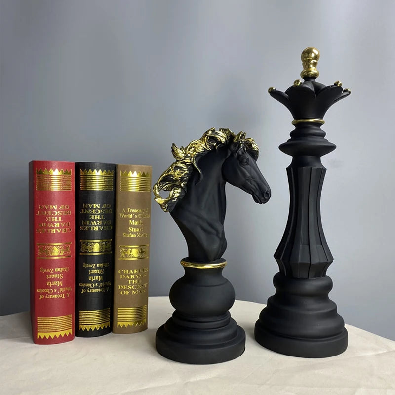 SAAKAR Resin Chess Figurines Set