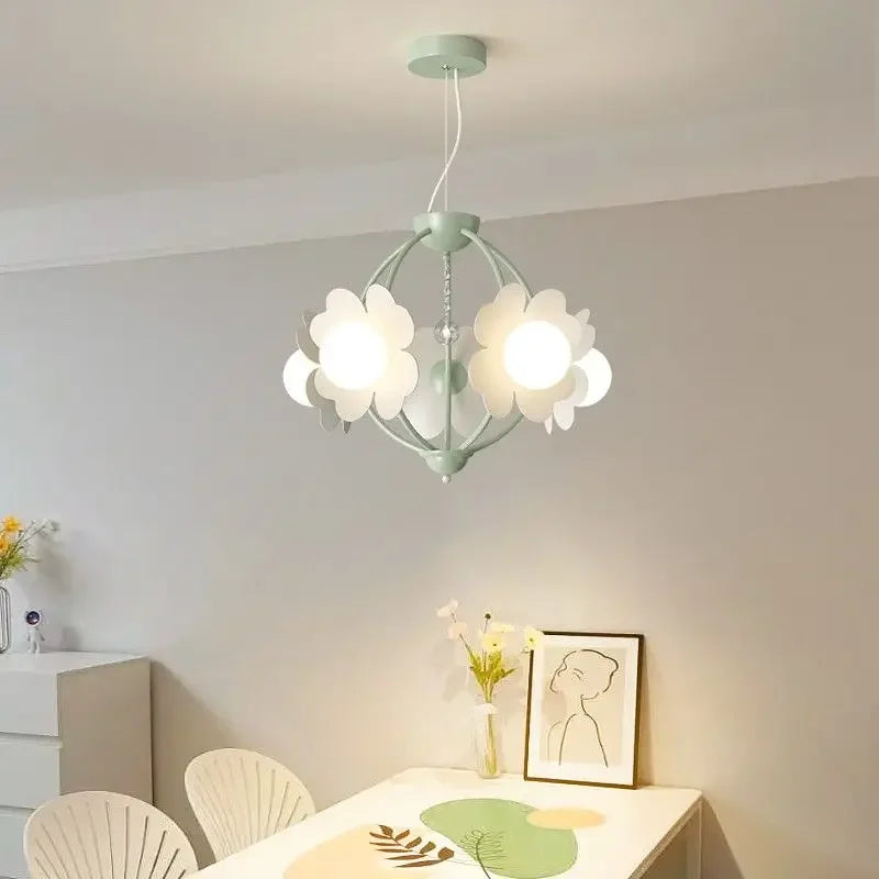 Lámpara de araña LED DecorBites™ con forma de flor: Estilo retro francés para dormitorio, sala de estar y restaurante.