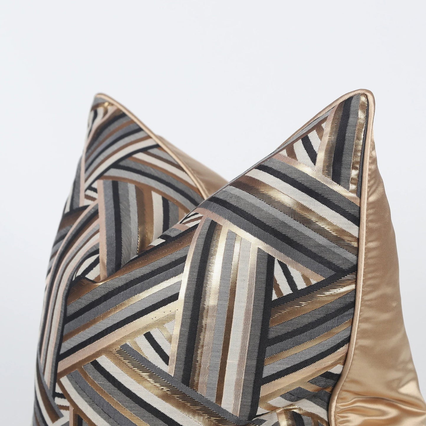 DecorBites™ Jacquard High-end Cushion Cover 45x45cm Black Gold Decorative Pillowcase