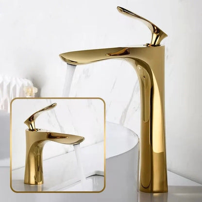 Grifo mezclador DecorBites™ Gold con cascada dorada para lavabo e inodoro