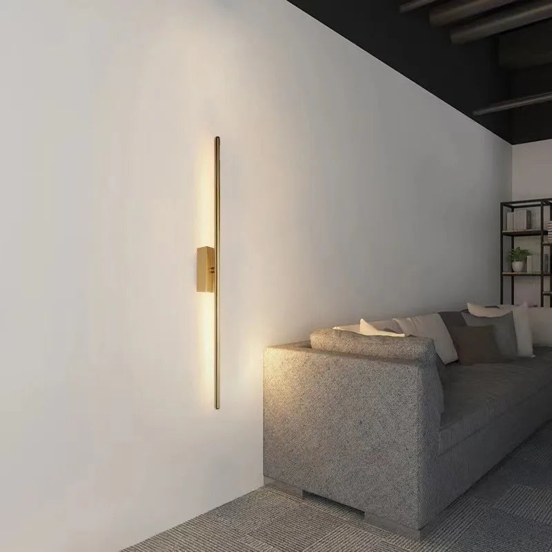 Aplique de pared LED lineal DecorBites™ con luz ascendente y descendente, negro y dorado