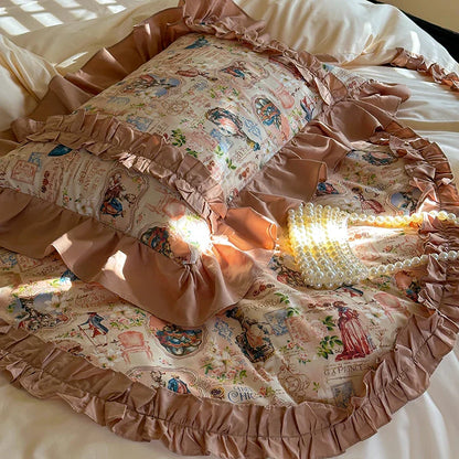 طقم سرير DecorBites™ من القطن بنسبة 100% بطبعة فرنسية وكشكشة من الدانتيل - طقم سرير مكون من 4 قطع