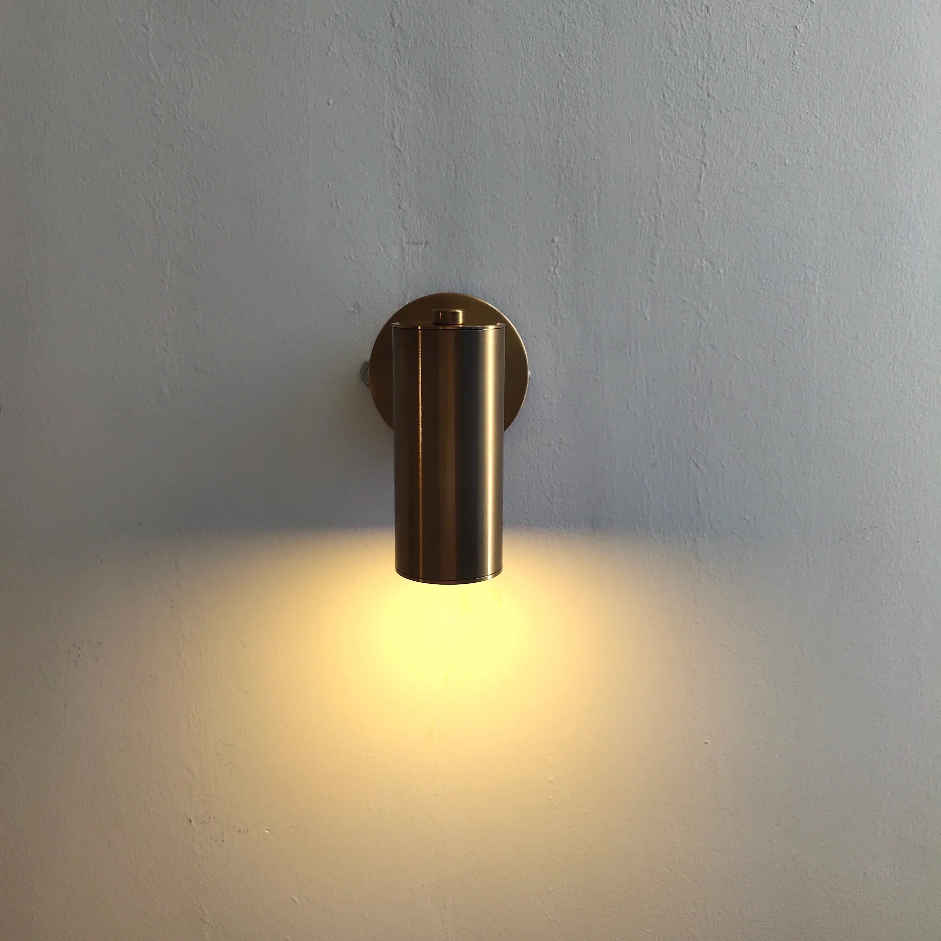 Lámpara de pared LED de arte de hierro dorado Decorbites™ para sala de estar y dormitorio modernos