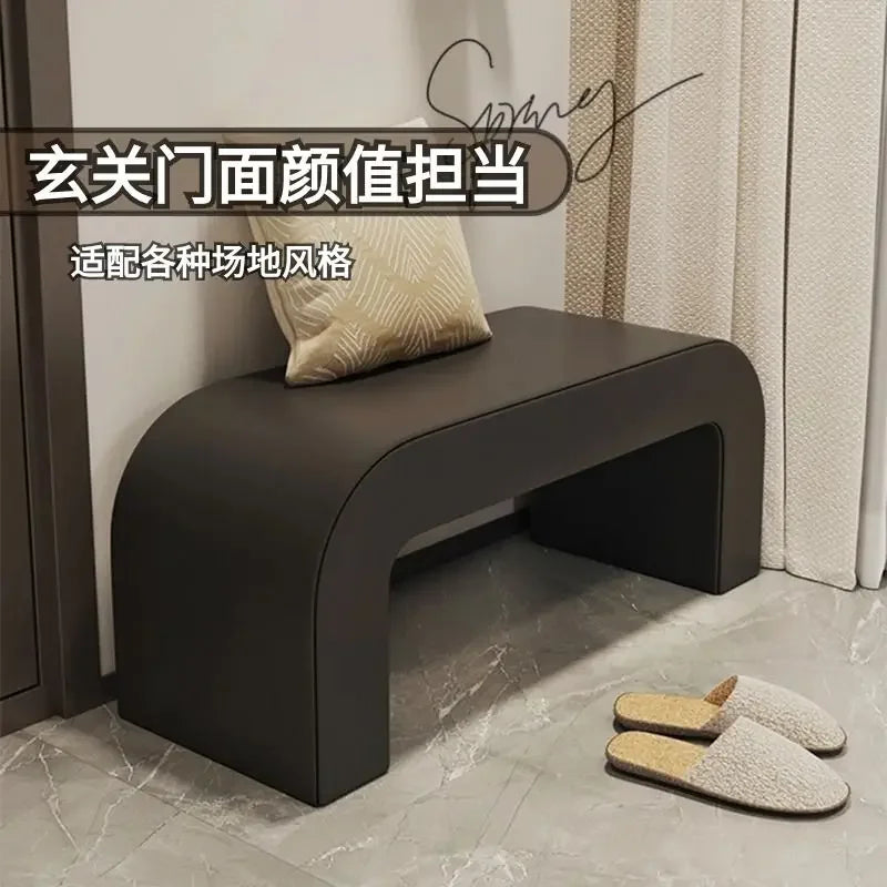 Taburete para Cambiar Zapatos de Cuero Decorbites™: Asiento Estiloso y Funcional para Sala de Estar y Dormitorio.
