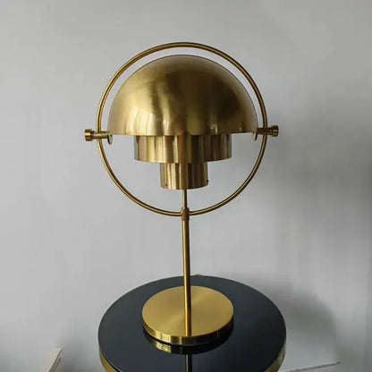 مصباح أرضي معدني باللون الأسود والذهبي من DecorBites™ لديكور غرفة المعيشة وغرفة النوم العصرية