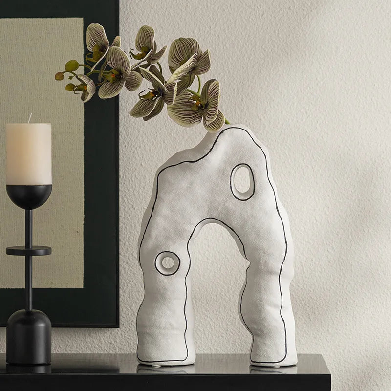 مزهرية سيراميك هندسية من DecorBites™ - زخارف تجريدية، ديكور منزلي