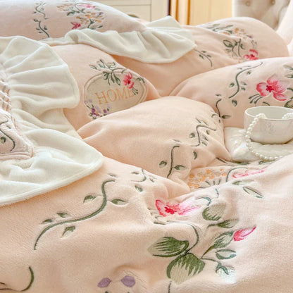 Decobites Pink Flowers Embroidery Princess Bedding Set - Velvet Material