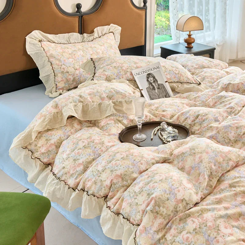 Decobites Vintage French Floral Lace Ruffles Bedding Set - 4Pcs