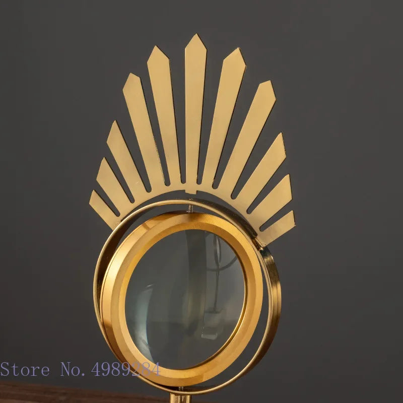 Lupa DecorBites™ con ojos de metal dorado y base de cristal - Decoración moderna para el hogar