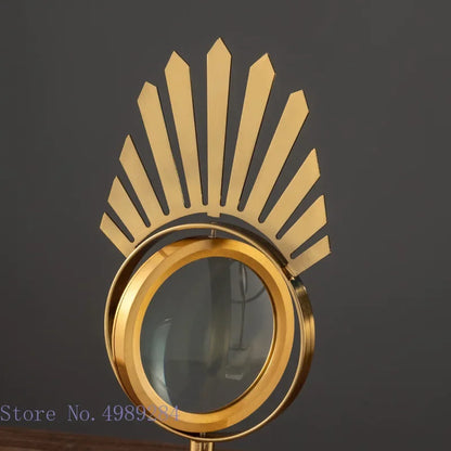 Lupa DecorBites™ con ojos de metal dorado y base de cristal - Decoración moderna para el hogar