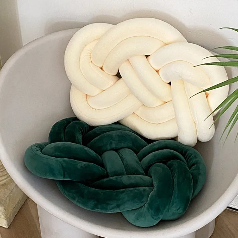 Knotted Ring Pillow Set