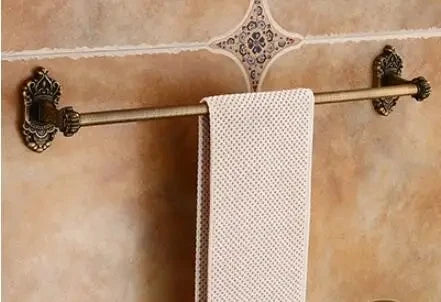 مجموعة إكسسوارات الحمام DecorBites™ المصنوعة من الألومنيوم المنحوت باللون البرونزي العتيق: رف مناشف، وحامل ورق، وخطافات