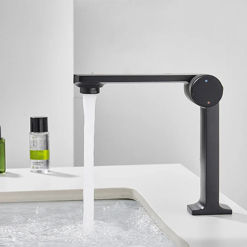 صنبور حوض ديكوربايتس™ الأسود الذهبي، خلاط مثبت على سطح الحمام الحديث