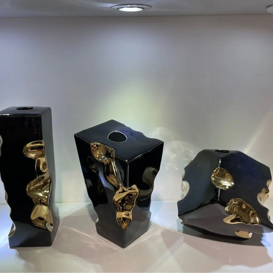 Jarrón de cerámica DecorBites™ Golden Notch con diseño geométrico cuadrado, accesorio de decoración para el hogar