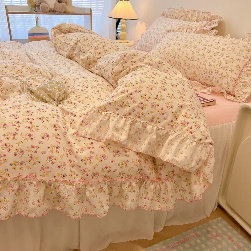 DecorBites™ Lace Bedding Set: Printed Design, Single Queen Size, Cozy Quilt Cover, Fitted Sheet, 2 Pillowcases