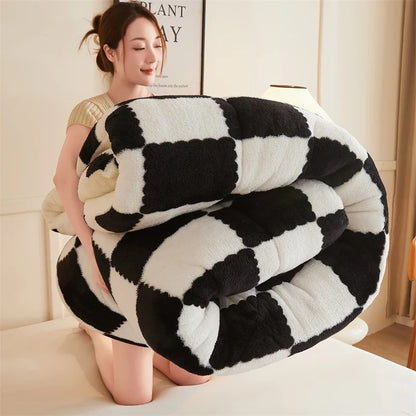 Decobites Cozy Checkerboard Duvet Blanket for Winter Warmth and Comfort