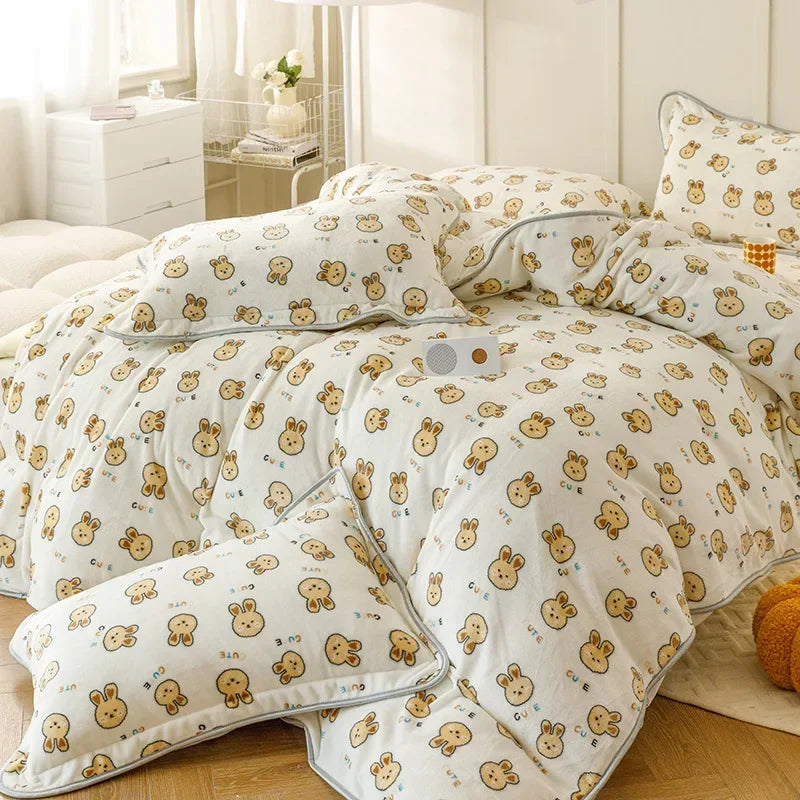 Decobites Polka Dot Milk Velvet Queen Bedding Set with Sheets & Pillowcases