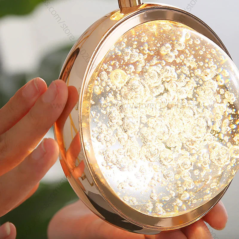 Lámpara de araña de bola de cristal DecorBites™: Lámpara colgante moderna para lofts y escaleras, ideal para el hogar, hoteles y centros comerciales.