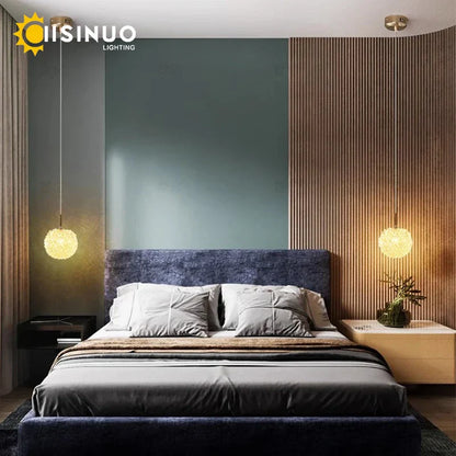 Lámpara colgante de bola de cristal DecorBites™ para dormitorio o bar