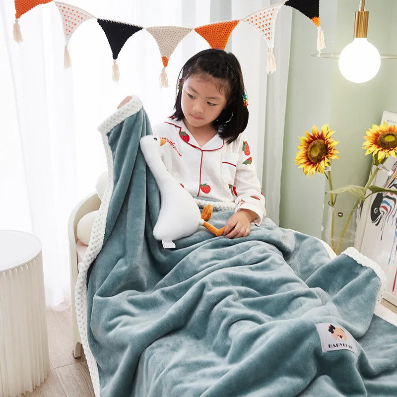 Manta de Siesta de Franela Decorbites™ para Niños - Cubierta Ligera y Acogedora para Cama Individual
