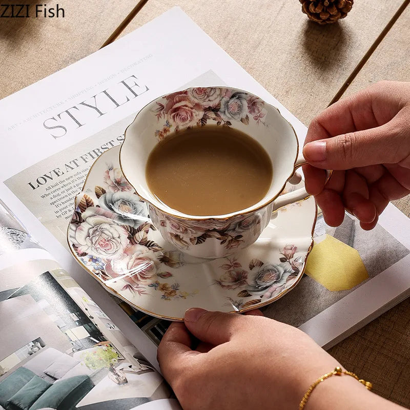 طقم فناجين شاي وصحن سيراميك بحافة دانتيل من ديكوربايتس™ لطاولة الطعام والقهوة