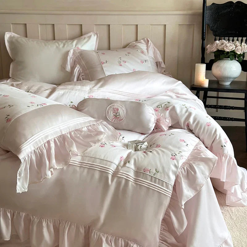 Decobites Vintage Rose Print Lace Ruffles 4-Piece Bedding Set - Egyptian Cotton