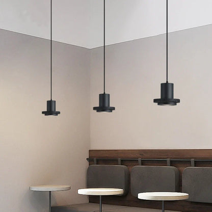 ثريا ديكوربايتس™ الحجرية السوداء | مصباح سرير مزخرف من الحجر الخام الشمالي