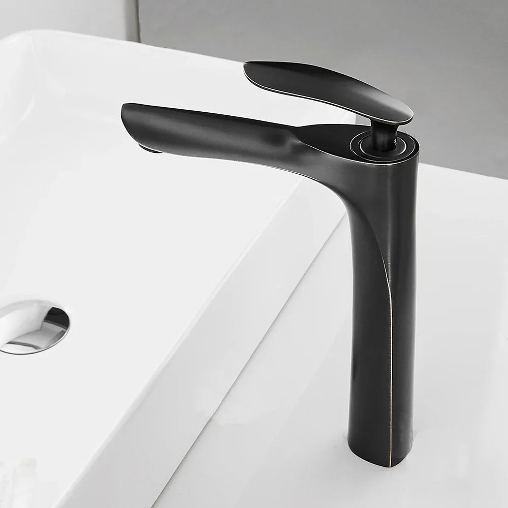 Grifo de lavabo de latón con acabado en cromo dorado Decorbites™ Mezclador de agua caliente y fría