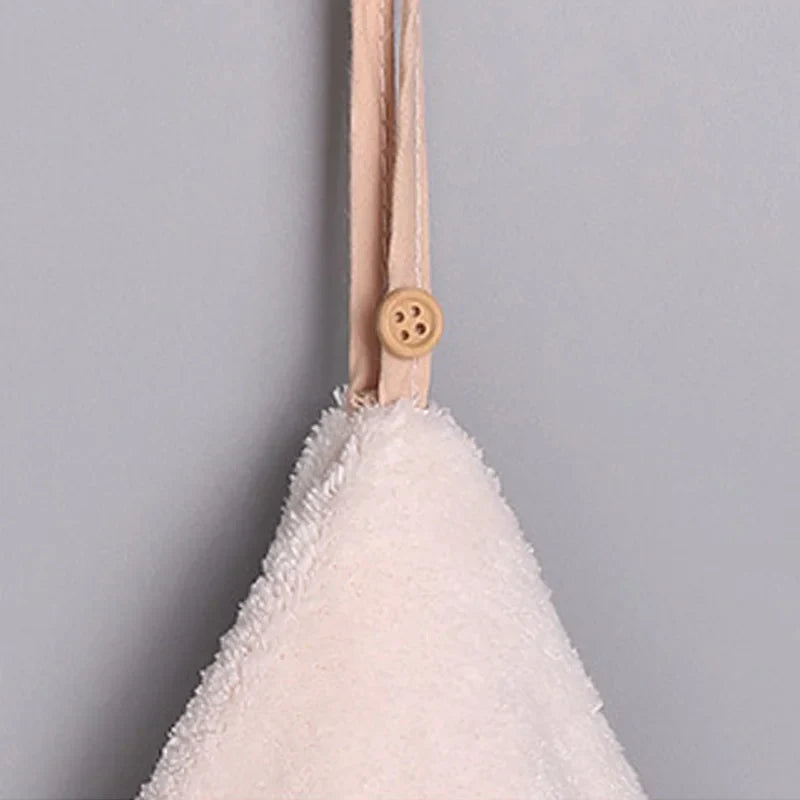 Toalla de mano DecorBites™ Coral Velvet: Redonda, de diseño adorable, súper absorbente y suave para el baño.