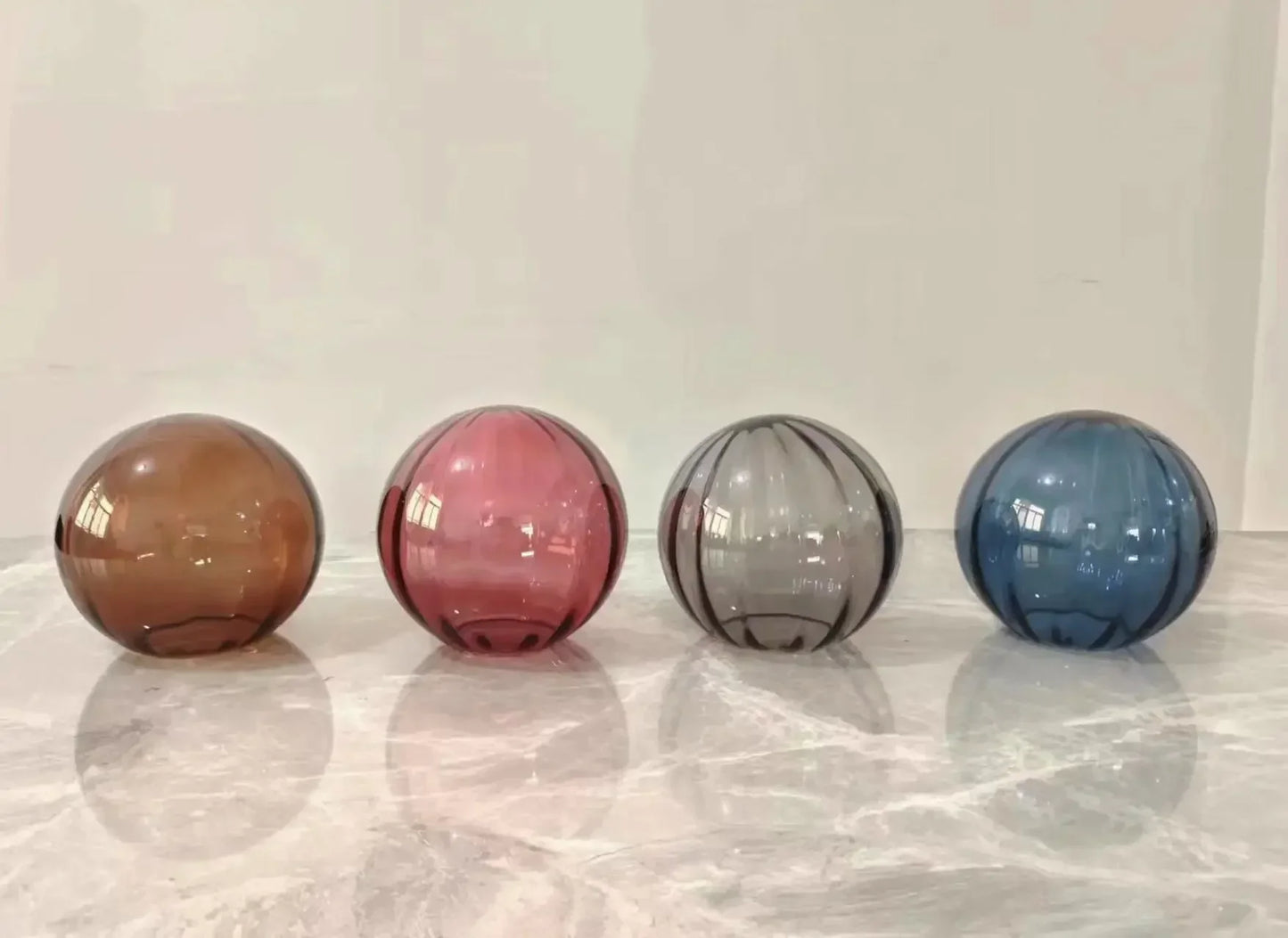 Lámpara colgante LED con bola de cristal DecorBites™ para dormitorio o sala de estar