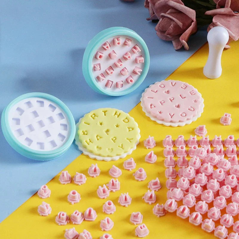 قوالب طباعة أرقام Cookie Stamps من DecorBites™ لديكور الخبز وقاطع المعجنات