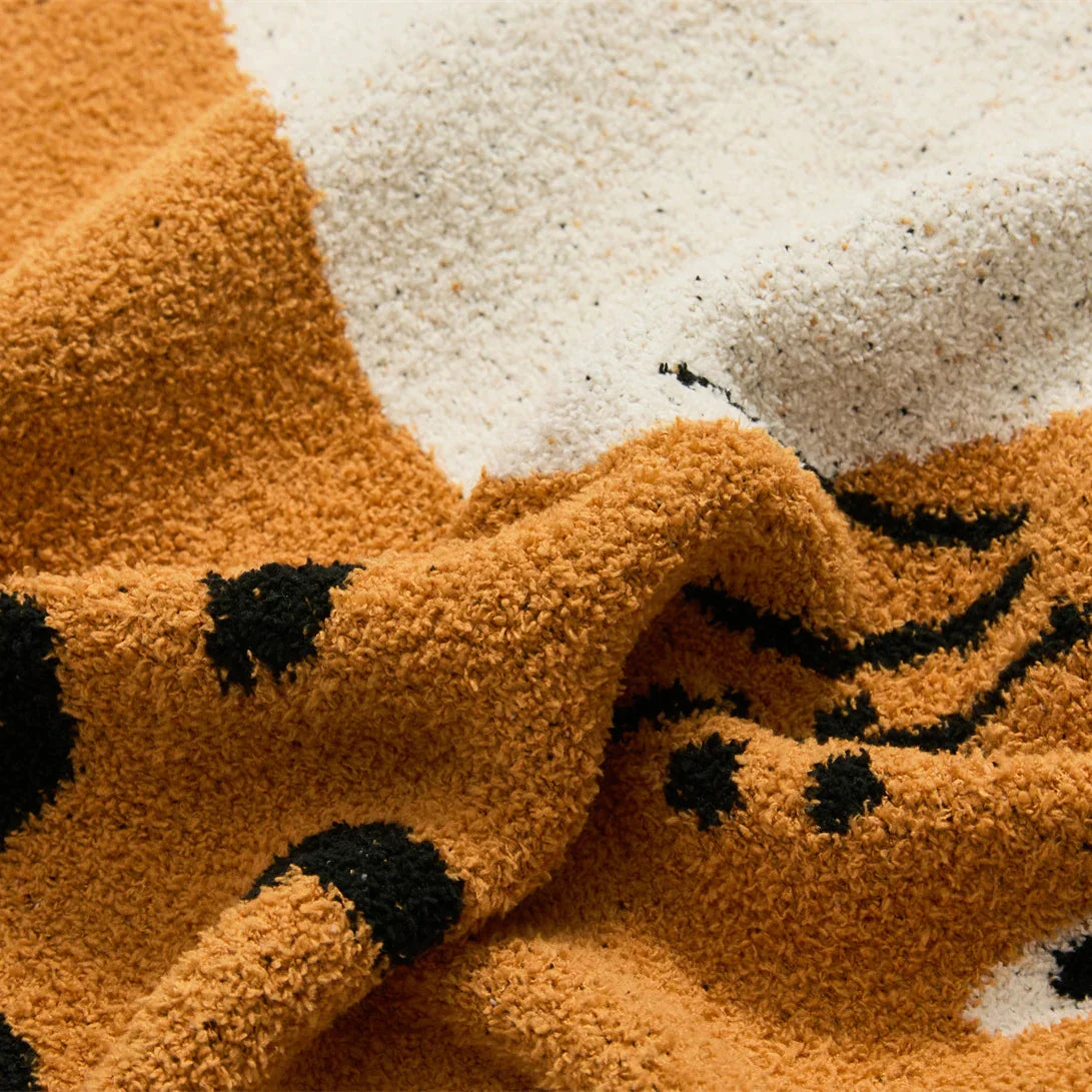 DecorBites™ Kawaii Cat Jacquard Knitted Blanket