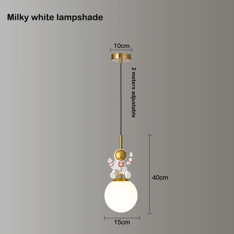 Lámpara de araña de astronauta DecorBites™: Iluminación decorativa personalizada para la habitación de los niños que crea un ambiente cálido