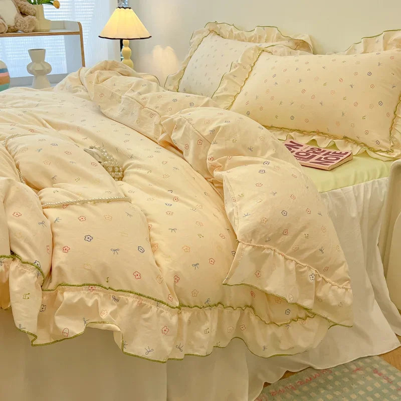 DecorBites™ Lace Bedding Set: Printed Design, Single Queen Size, Cozy Quilt Cover, Fitted Sheet, 2 Pillowcases