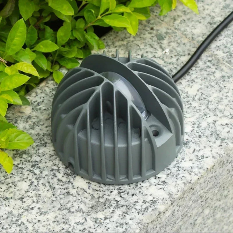 Moderne warmweiße LED-Fensterbeleuchtung als Dekoration für den Flur, versenkte Leuchte mit Streifenlicht