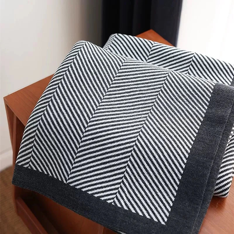 Manta a rayas DecorBites™: Multifuncional para viajes, oficina, coche, sofá y avión