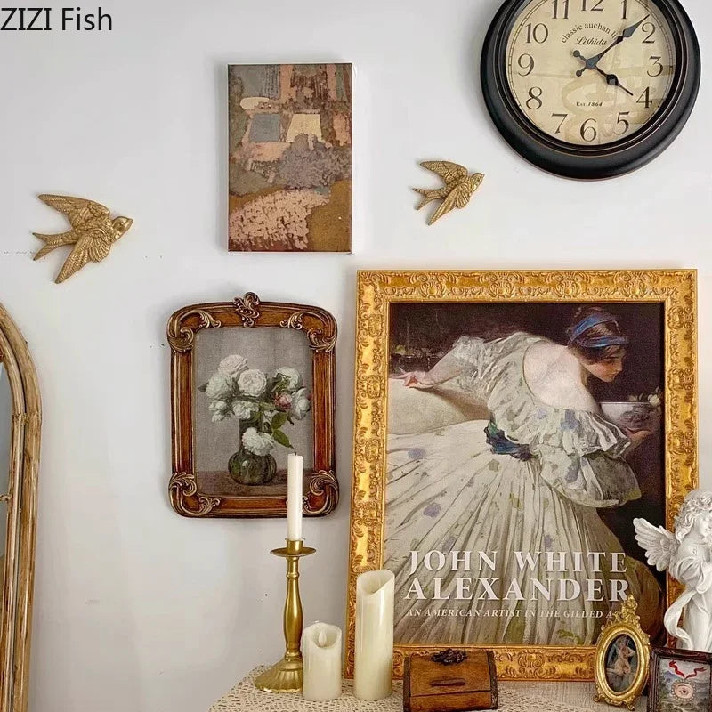 Ganchos de pared DecorBites™ con forma de paloma para una elegante exhibición en la sala de estar